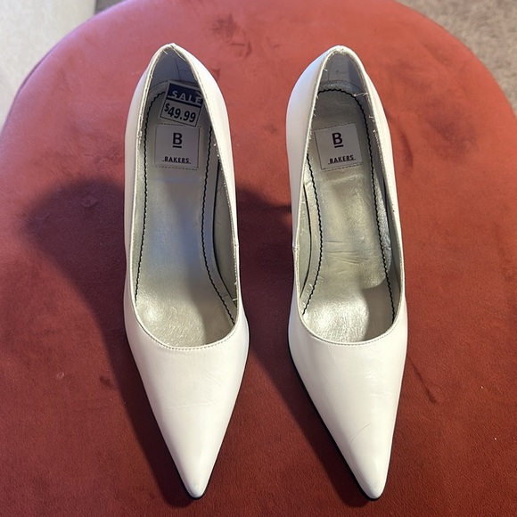 Vintage white point toe heels - Picture 2 of 5